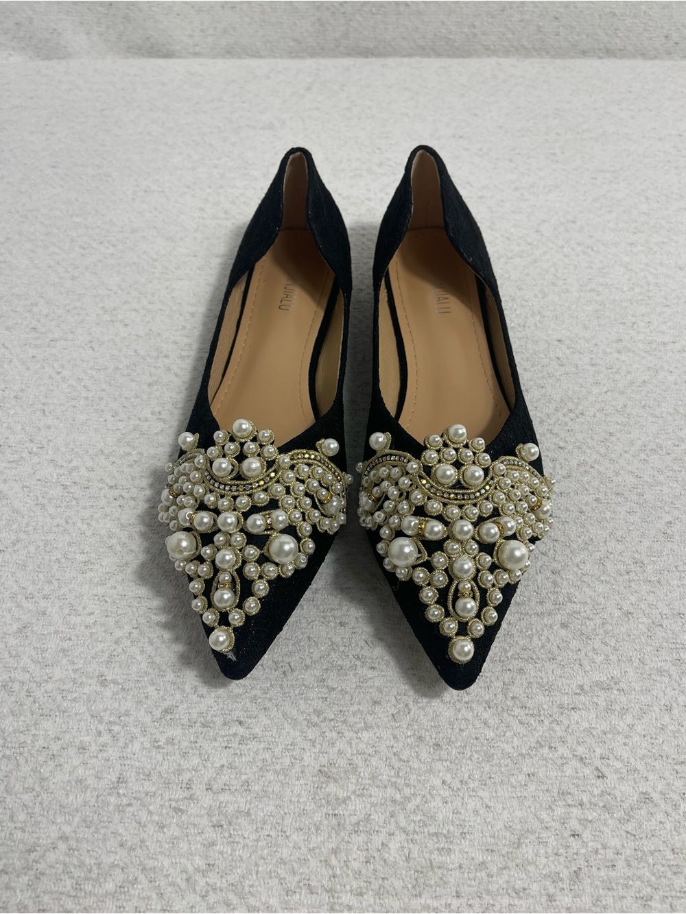 LIYUHANJIALU Embellished Pearl Pointed Toe Flat Shoe, Sz40/9.5. SKU#0542